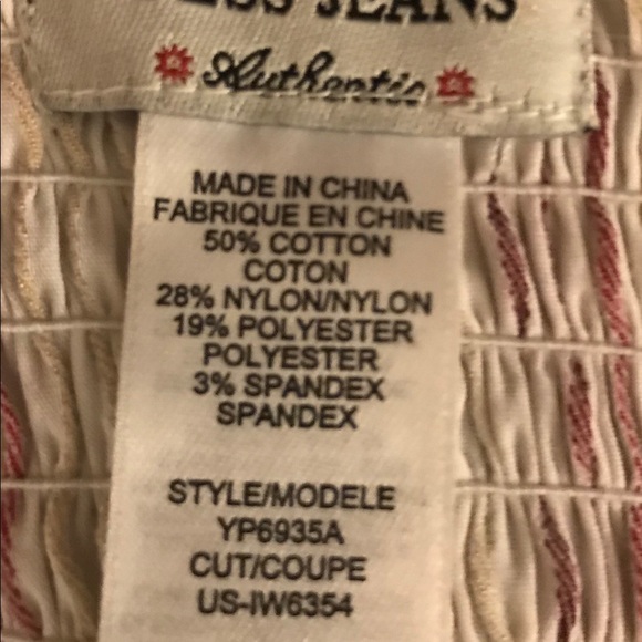 Guess Top, size small. - Picture 3 of 4